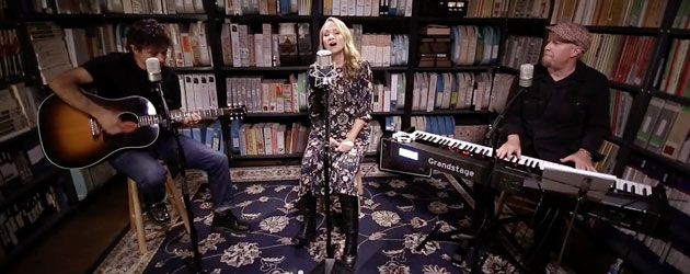 Joan Osborne brings her Dylan show to Paste