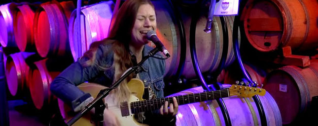 Joanne Shaw Taylor sings from the Cellar