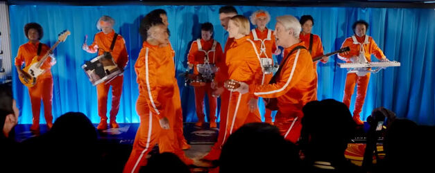 David Byrne plays The Tonight Show