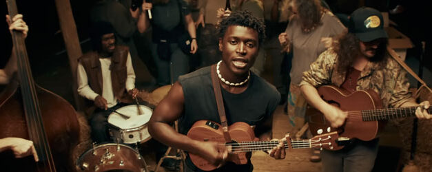 Watch Mon Rovîa’s video for “Heavy Foot”