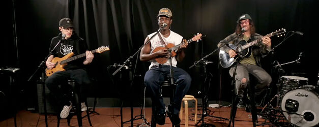 Mon Rovîa shows his Heavy Foot to WFUV