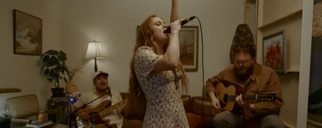 Cassandra Coleman plays Maggie for Kelly Clarkson